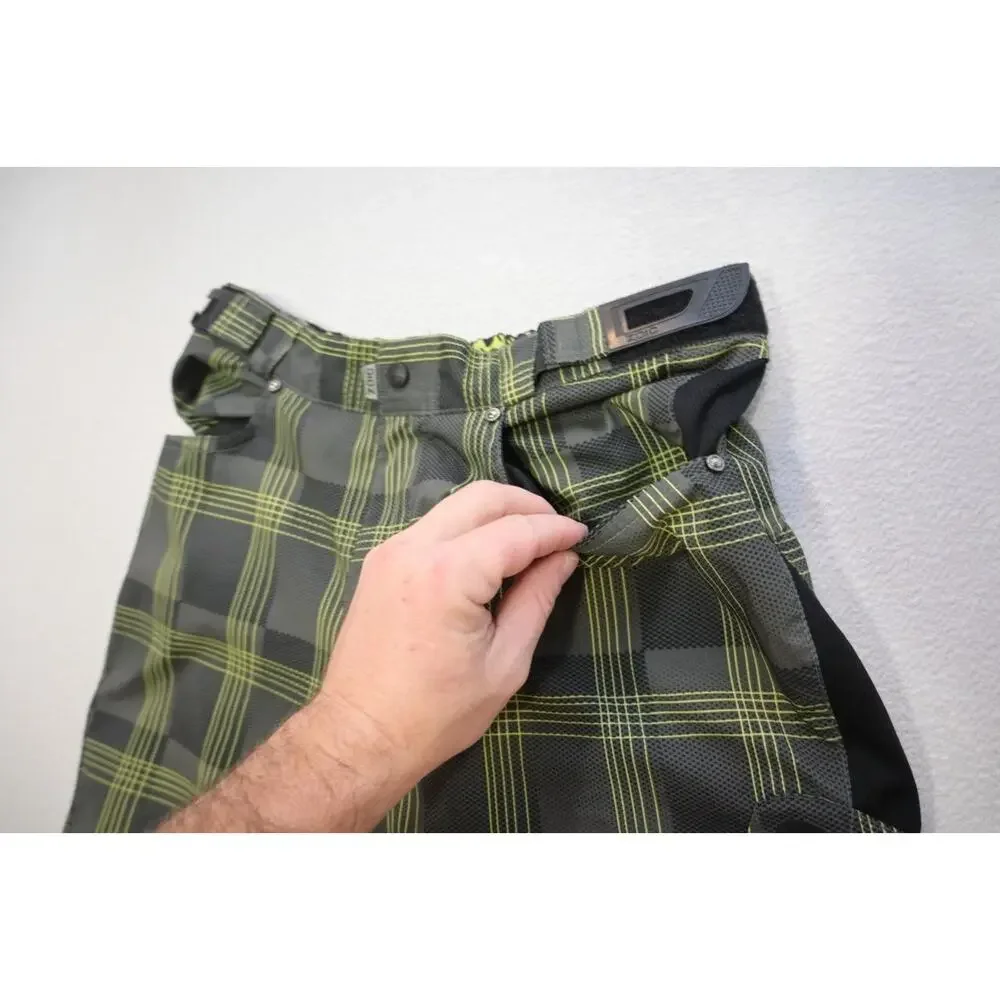 ZOIC Cycling Cargo Shorts Mountain Biking Plaid Baggy Mens Size Large‎